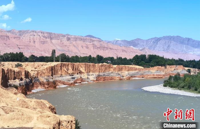 圖為黃河河曲?！埡ｖ?攝