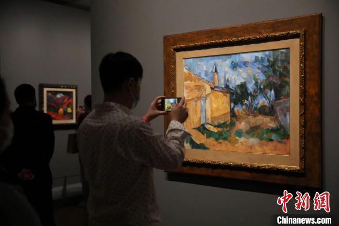 “現(xiàn)代藝術(shù)100年——意大利國(guó)家現(xiàn)當(dāng)代美術(shù)館珍藏”藝術(shù)大展?！埡鄠?攝