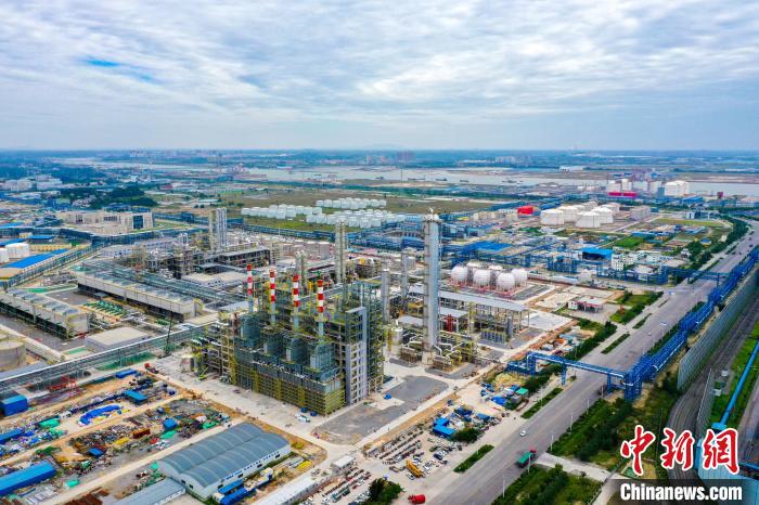 圖為廣西欽州華誼新材料基地?！∽T乃豪 攝