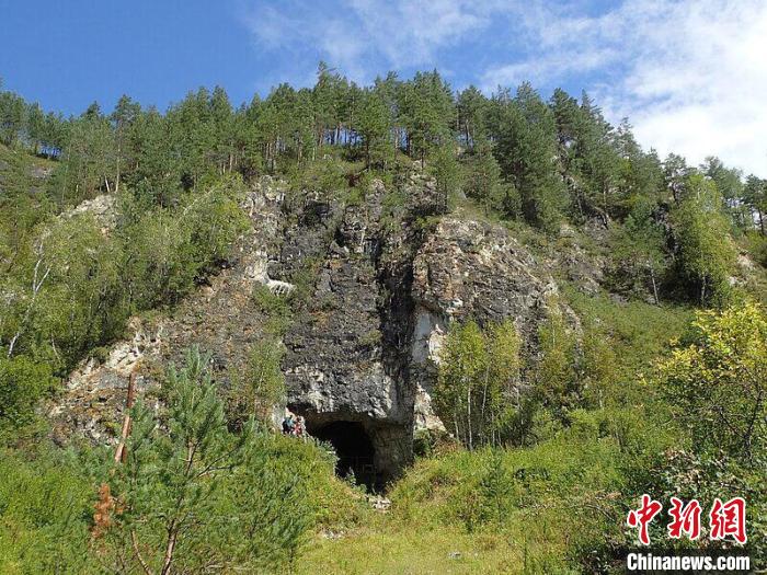 丹尼索瓦洞的入口(圖片來(lái)自Richard G. Roberts)?！∈┢樟指瘛ぷ匀?供圖