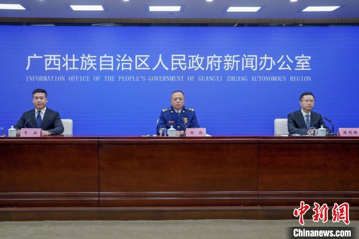 圖為發(fā)布會現(xiàn)場?！⊥跻哉?攝