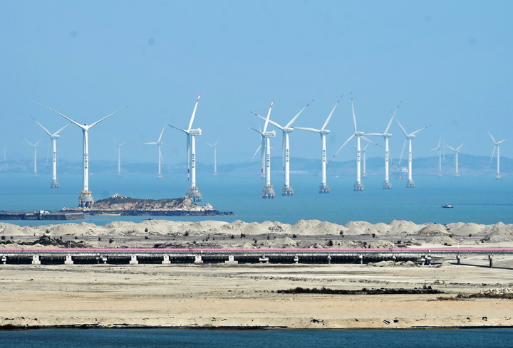 2021年3月9日，三峽福清興化灣海上風(fēng)電場(chǎng)。新華社記者 林善傳 攝
