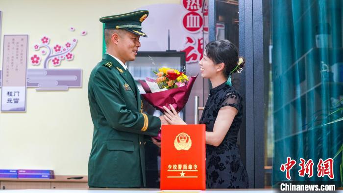 軍功章有你的一半?！堦愑?攝