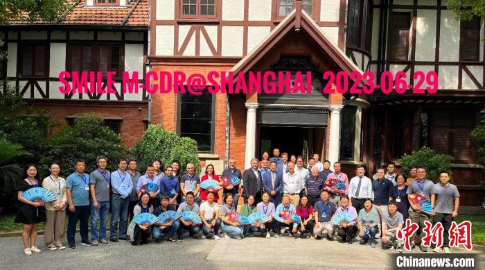 “微笑”衛(wèi)星(SMILE)任務(wù)中歐聯(lián)合轉(zhuǎn)正樣設(shè)計(jì)評(píng)審會(huì)合影。　中科院國(guó)家空間科學(xué)中心 供圖