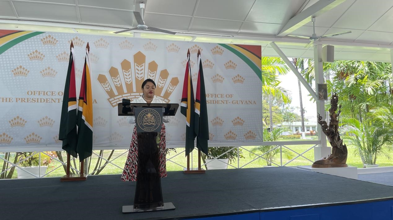 圭亞那第一夫人阿爾雅·阿里發(fā)表致辭。第18期援圭亞那醫(yī)療隊(duì)供圖