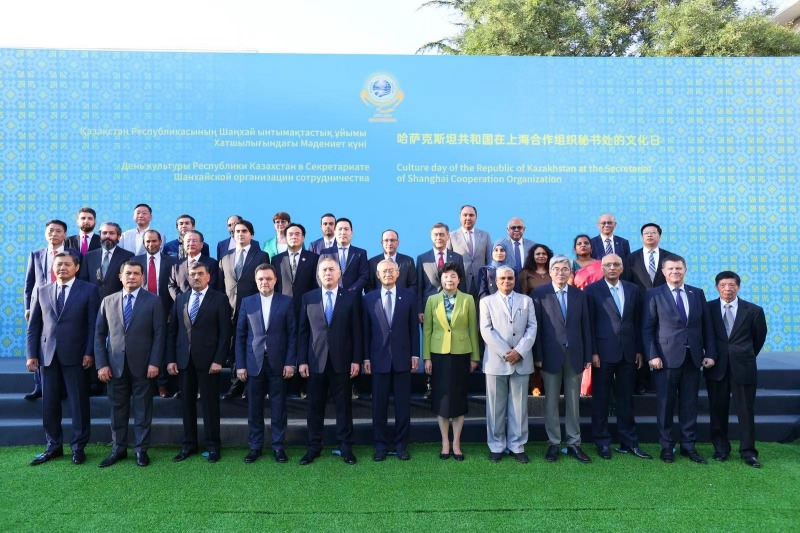 活動(dòng)現(xiàn)場來賓合影留念。主辦方供圖