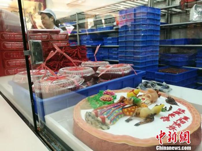 資料圖：等待銷售的重陽糕?！＄娚?攝