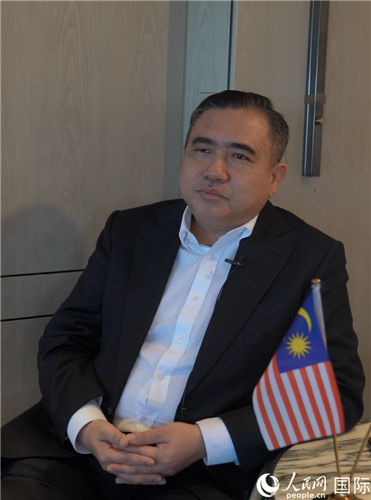 馬來西亞交通部部長陸兆福在接受人民網(wǎng)專訪。人民網(wǎng) 張文捷攝