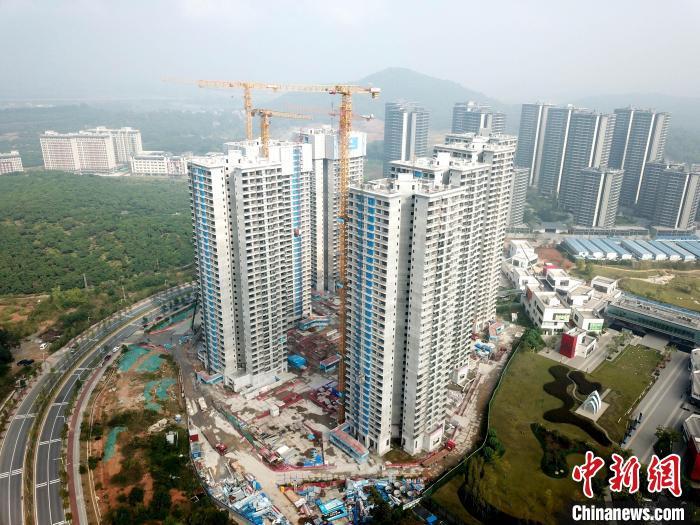 廣州一在建樓盤。 范少鵬 攝