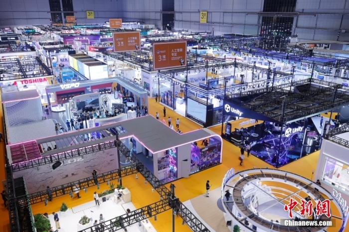 11月5日，第六屆中國(guó)國(guó)際進(jìn)口博覽會(huì)在國(guó)家會(huì)展中心(上海)開(kāi)幕。<a target='_blank' href='/' _fcksavedurl='/'><p  align=