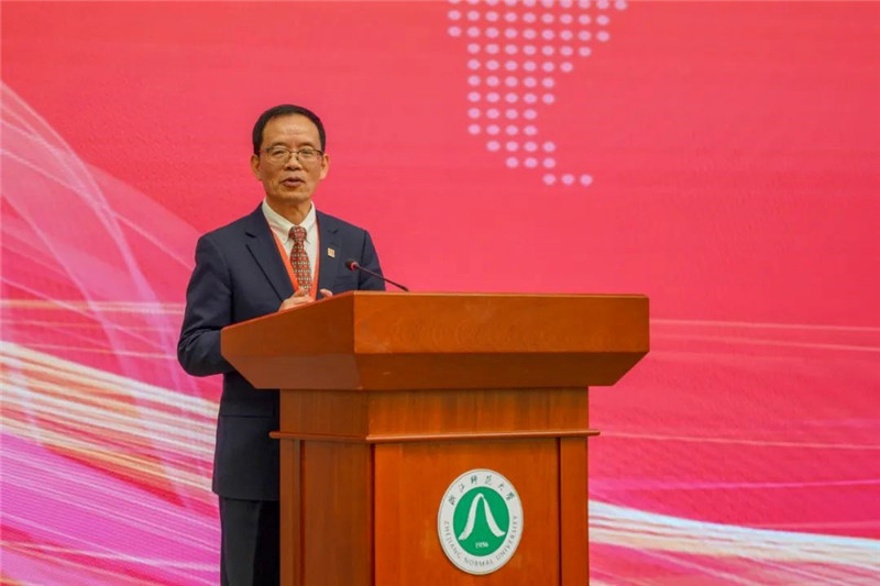 國(guó)務(wù)院學(xué)位委員會(huì)區(qū)域國(guó)別學(xué)學(xué)科評(píng)議組秘書長(zhǎng)、浙江師范大學(xué)非洲研究院（非洲區(qū)域國(guó)別學(xué)院）院長(zhǎng)劉鴻武致辭。主辦方供圖