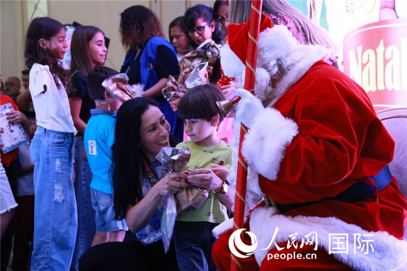 捐贈(zèng)活動(dòng)現(xiàn)場。人民網(wǎng)記者宋亦然攝