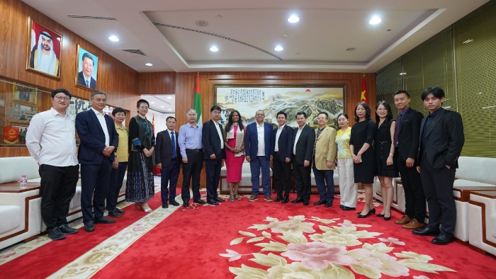 與會代表合影。阿聯(lián)酋中國和平統(tǒng)一促進會供圖