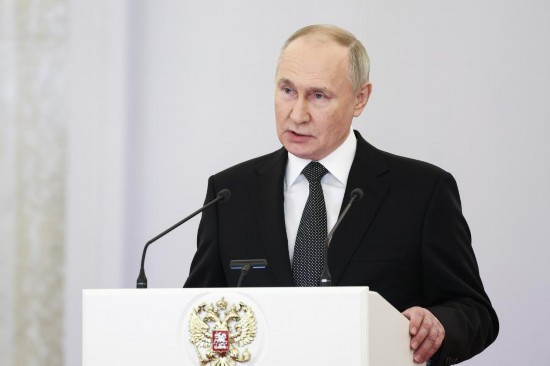 2023年12月8日，俄羅斯總統(tǒng)普京在莫斯科克里姆林宮出席“祖國英雄日”慶祝儀式。新華社/塔斯社