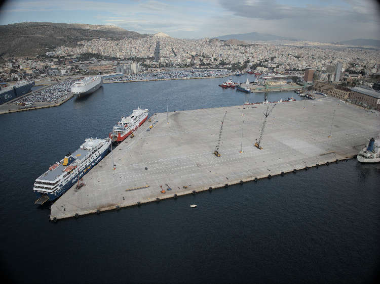 赫拉克萊烏斯?jié)L裝碼頭全景。比雷埃夫斯港港務局供圖