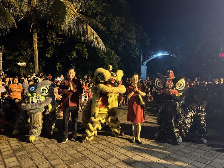 舞獅表演。巴陵康孔子學(xué)院供圖