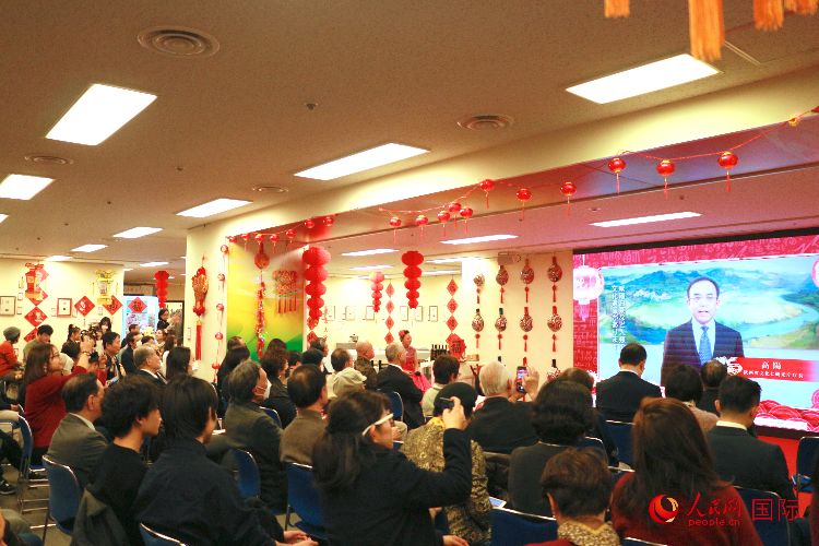 2月9日，“喜迎龍年·品味陜西”——2024新春迎福（展）聯(lián)歡會(huì)暨陜西文化年在東京中國文化中心拉開帷幕。人民網(wǎng) 許可攝