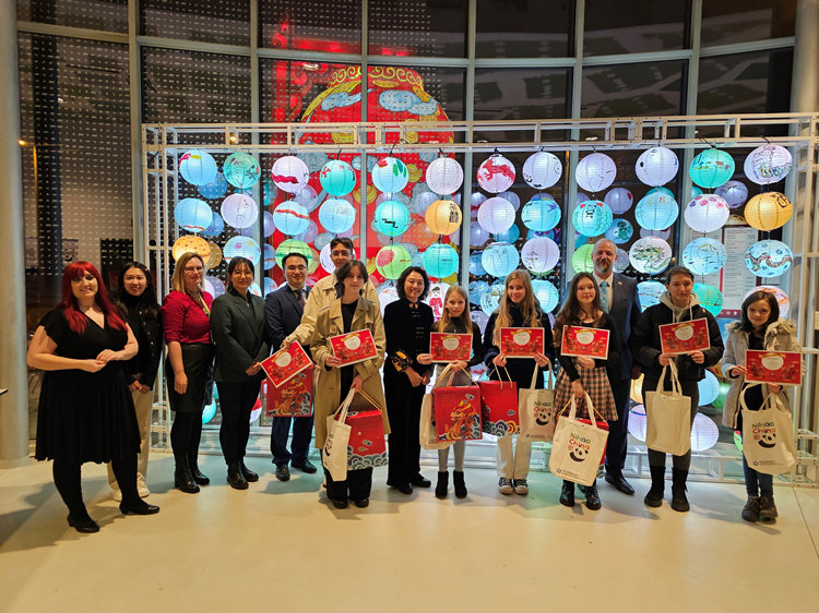 獲獎學生合影。翟朝暉攝