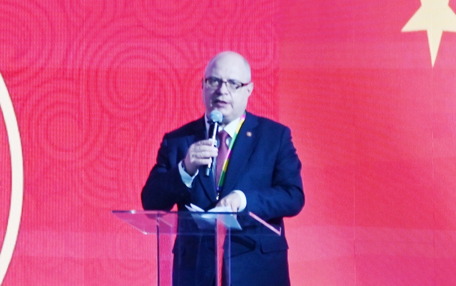 俄羅斯國家杜馬資產(chǎn)、土地和財產(chǎn)關系委員會主席兼俄中議員友好小組主席加夫里洛夫致辭。主辦方供圖