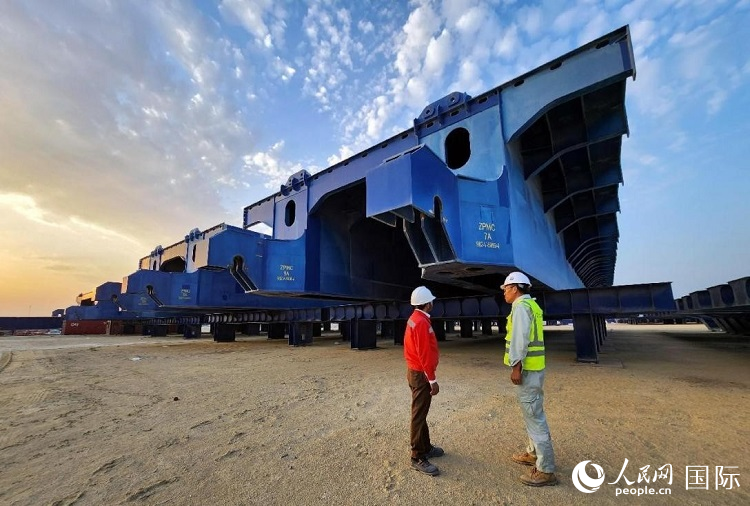 全球最大升船機平臺。人民網(wǎng)記者管克江攝