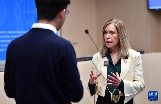 3月19日，在瑞士日內(nèi)瓦，世界氣象組織秘書(shū)長(zhǎng)塞萊絲特·紹洛接受新華社記者專訪。新華社記者 連漪 攝