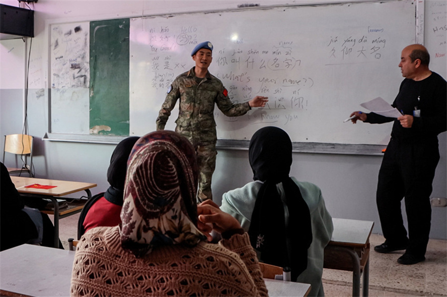 漢語班授課現(xiàn)場。瞿發(fā)統(tǒng)攝