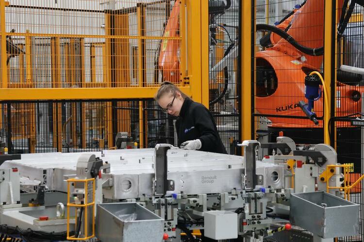 新華時(shí)評丨“中國產(chǎn)能過剩論”是個偽命題——全球視野下中國產(chǎn)能真實(shí)敘事系列評論之一_fororder_TgUJhnt8gxylIbFk