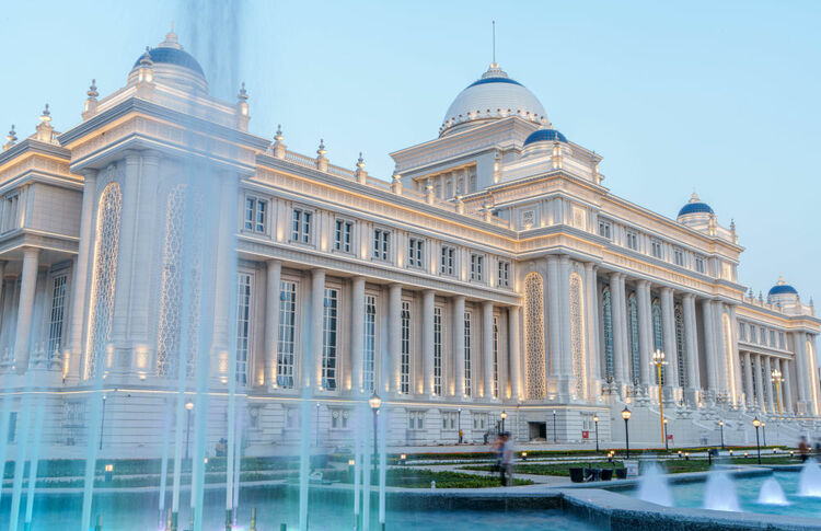 第1視點(diǎn)丨這兩座大樓，見證著中塔友誼