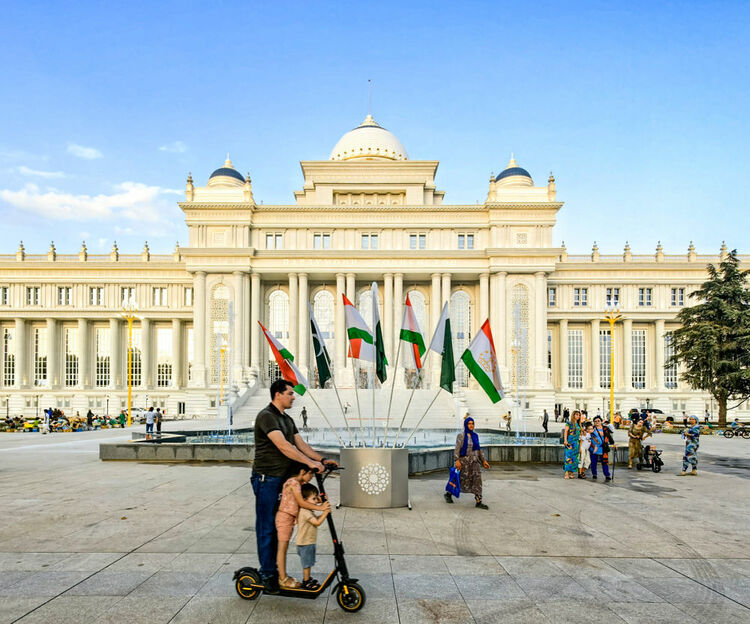 第1視點(diǎn)丨這兩座大樓，見證著中塔友誼