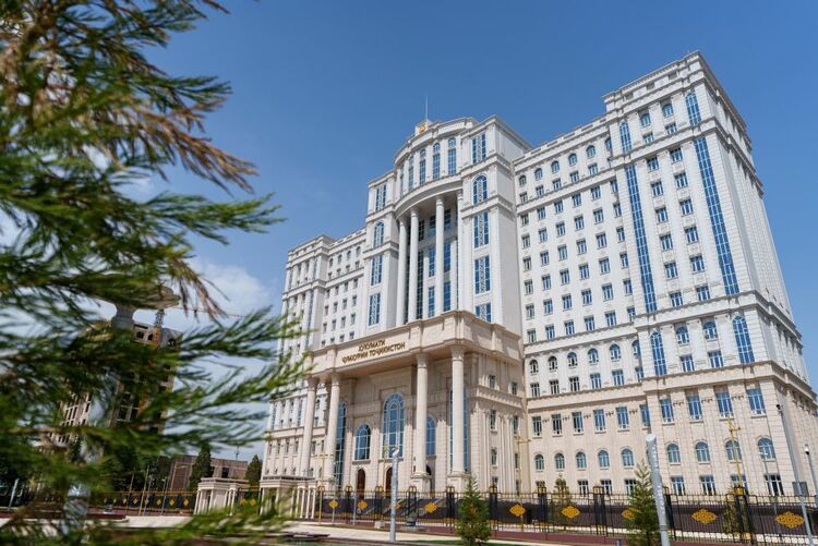 第1視點(diǎn)丨這兩座大樓，見證著中塔友誼