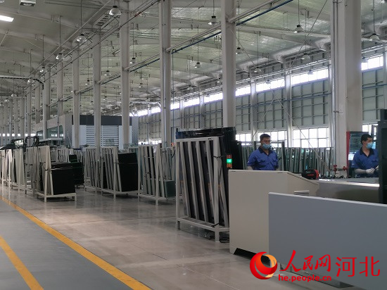 高碑店綠建產(chǎn)業(yè)蓬勃發(fā)展。人民網(wǎng)張繼航攝