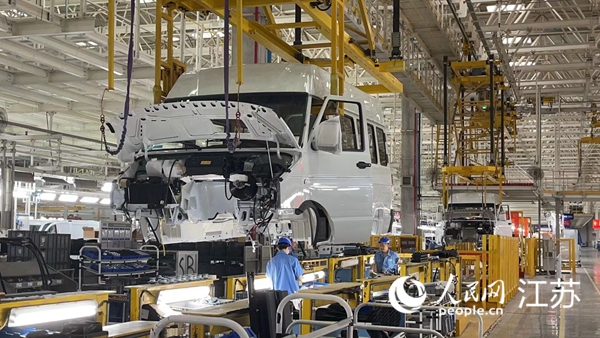 南京依維柯汽車有限公司生產(chǎn)車間。黃啟源攝