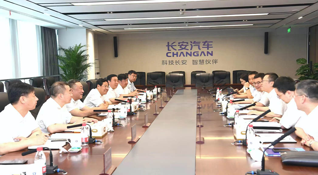 張濤帶隊(duì)赴重慶對(duì)接洽談項(xiàng)目。 白永民攝