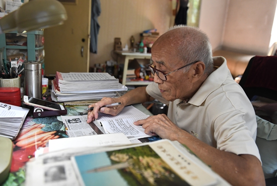 劉萬(wàn)舉撰寫(xiě)學(xué)黨史心得筆記。 受訪者供圖