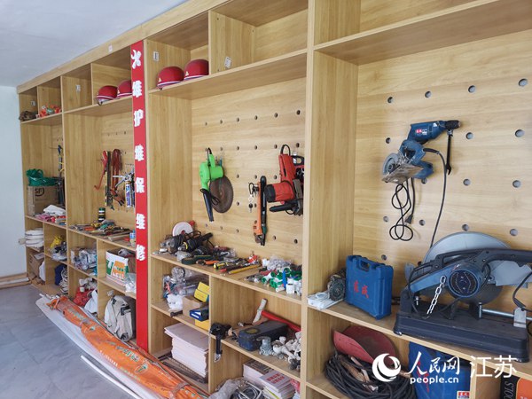 “荷樂(lè)益家”器材保管室。人民網(wǎng) 張瀚天攝