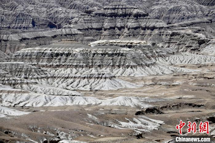 4月5日，西藏阿里札達(dá)土林?！±盍?攝