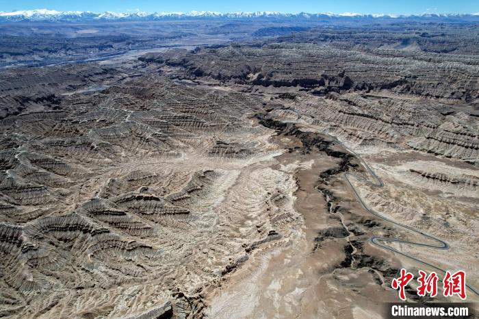4月5日，西藏阿里札達(dá)土林。(無人機(jī)照片) 李林 攝