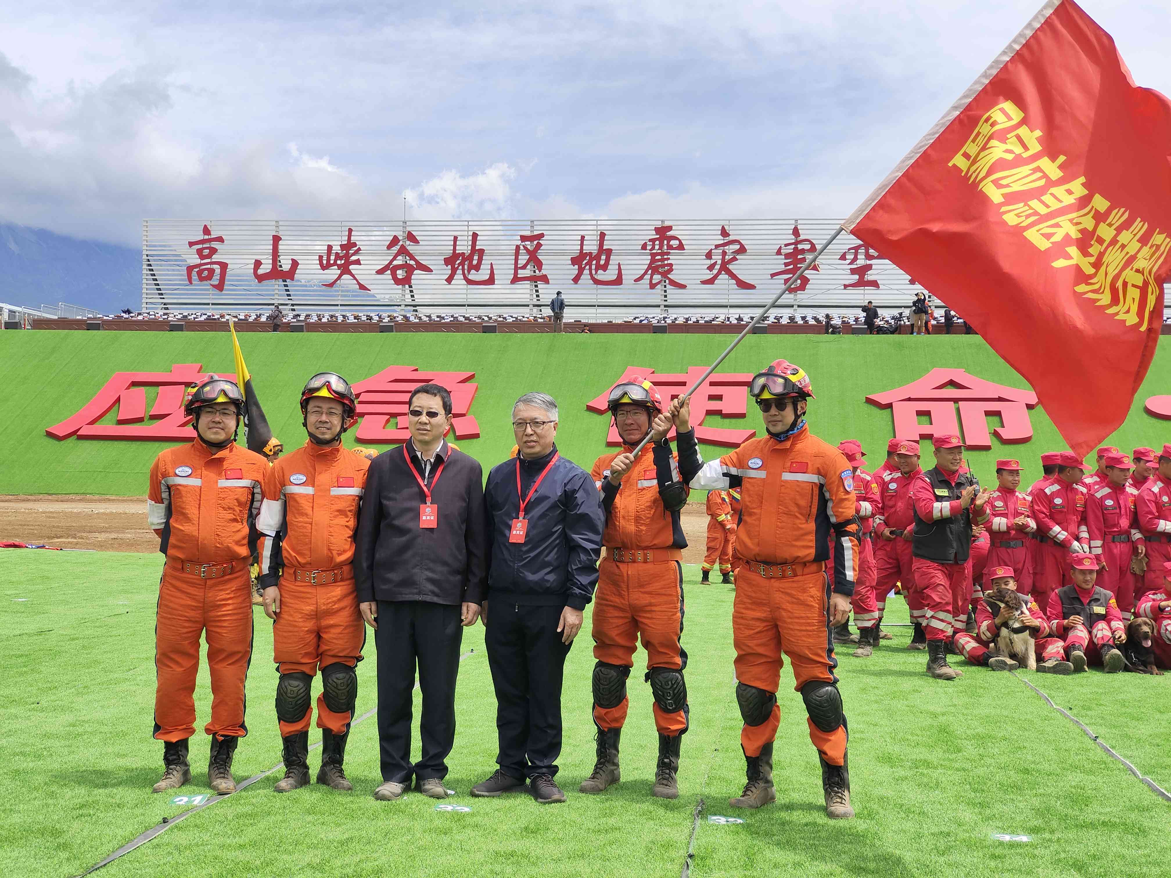 呂國忠以總領(lǐng)隊身份，帶領(lǐng)國家應(yīng)急醫(yī)學(xué)救援隊演練。受訪者供圖