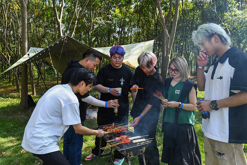 從馬達(dá)加斯加到肥東，楊晉打理的雨悅山房深受年輕人的喜愛。吳芳攝