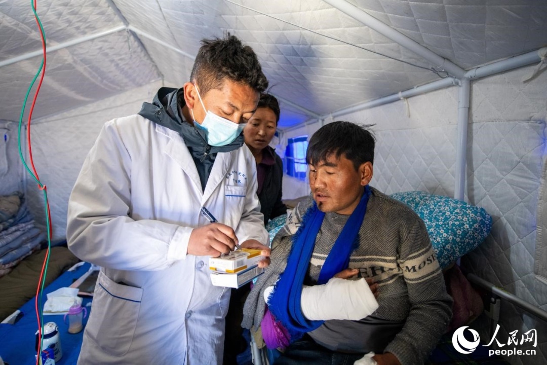 震中日記｜“謝謝，曼巴啦！”