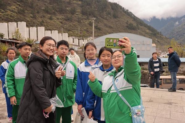 為驗證“高反風險預測”小程序，這群高中生真去了趟高原