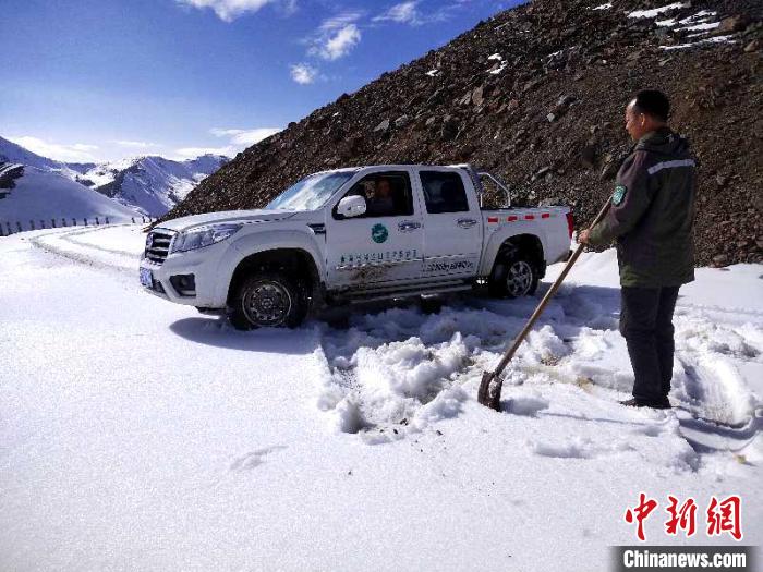 圖為管護(hù)員的工作日常。受訪者供圖