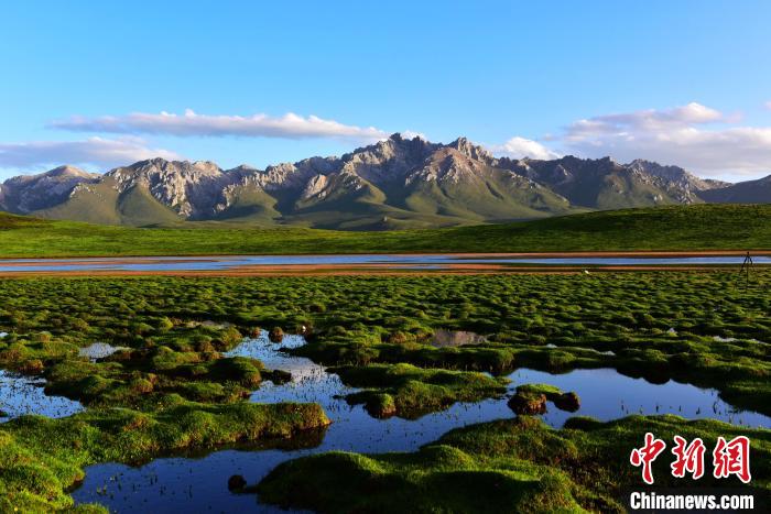 資料圖為三江源腹地果洛州美景如畫。　果洛州委宣傳部供圖