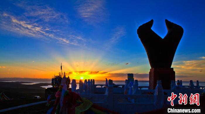 資料圖為果洛州境內的黃河源頭牛頭碑?！」逯菸麄鞑抗﹫D