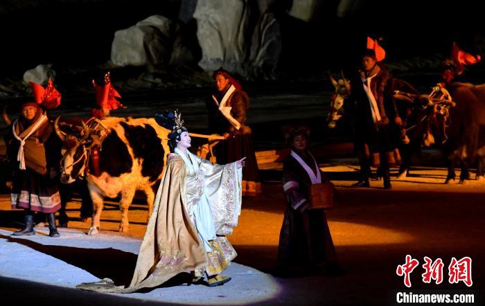 3月17日，西藏拉薩，《文成公主》大型史詩劇演出現(xiàn)場(chǎng)?！±盍?攝