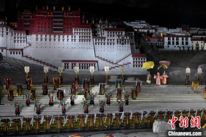 3月17日，西藏拉薩，《文成公主》大型史詩劇演出現(xiàn)場(chǎng)?！±盍?攝