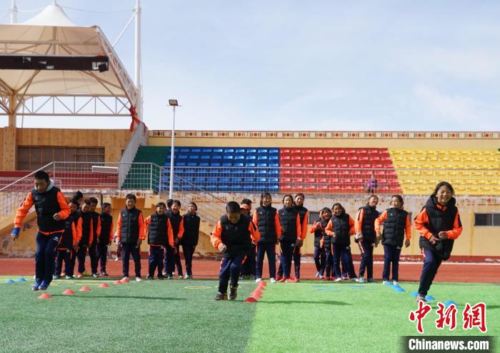 圖為孩子們正在進(jìn)行訓(xùn)練。　馬銘言 攝