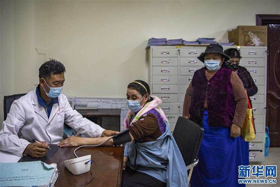 （新華全媒頭條·走向我們的小康生活·圖文互動(dòng)）（6）扎西德勒，我們的新家園——西藏易地扶貧搬遷搬出幸福美好新生活