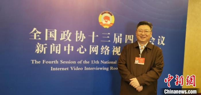 圖為全國(guó)政協(xié)委員、青海省統(tǒng)戰(zhàn)部部長(zhǎng)公保扎西。受訪者供圖