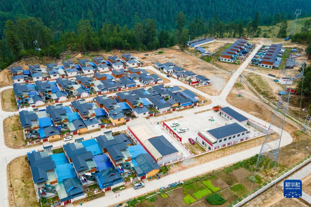 西藏林芝：易地搬遷，迎來幸福新生活